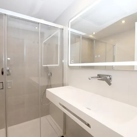 Port Studio-apartment Ariella * 에스테포나