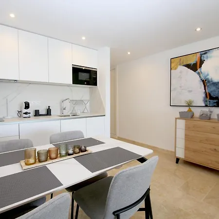 Port Studio-apartment Ariella 에스테포나