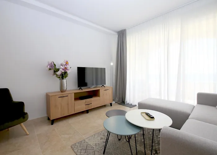 Port Studio-apartment Ariella דירה